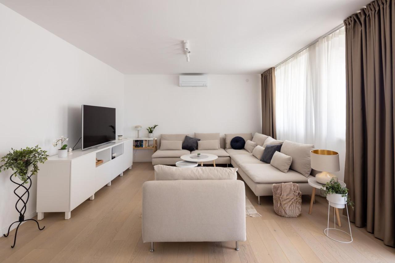 Apartment Nova 4* Dugi Rat Ngoại thất bức ảnh